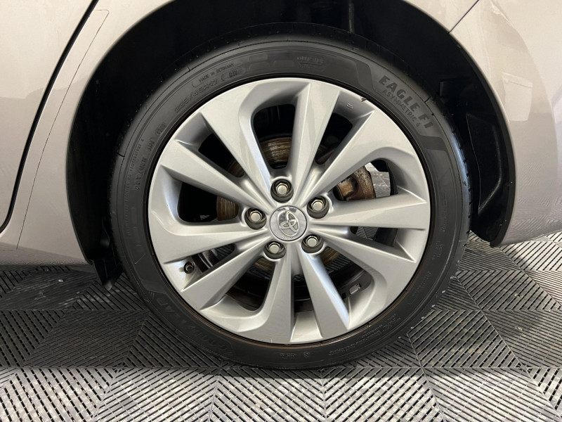 Photo 19 de l'offre de TOYOTA AURIS TOURING SPORTS Hybride 136h Dynamic Business à 13990€ chez VL Auto