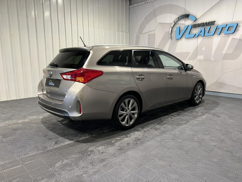 Photo 5 de l'offre de TOYOTA AURIS TOURING SPORTS Hybride 136h Dynamic Business à 13990€ chez VL Auto