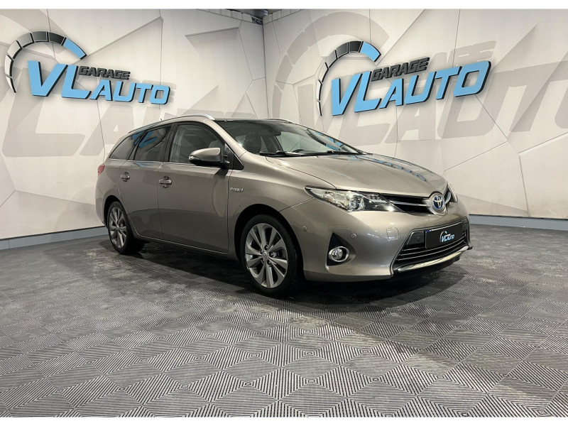 Toyota AURIS TOURING SPORTS Hybride 136h Dynamic Business Hybride GRIS Occasion à vendre