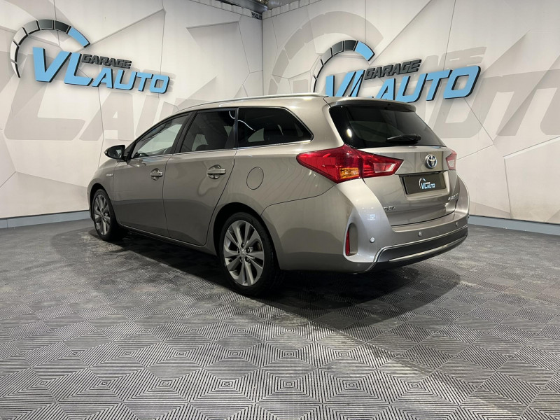 Photo 3 de l'offre de TOYOTA AURIS TOURING SPORTS Hybride 136h Dynamic Business à 13990€ chez VL Auto