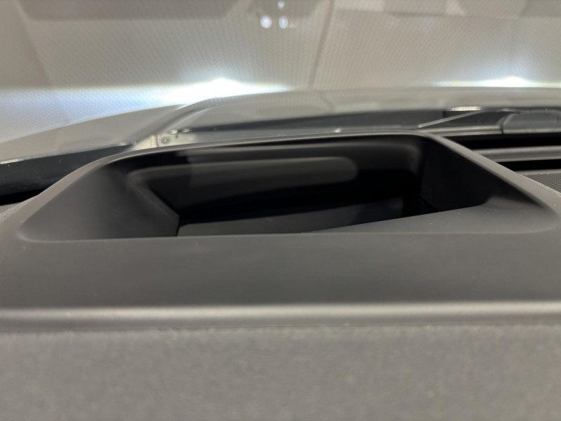 Photo 21 de l'offre de LAND-ROVER DISCOVERY SPORT P200 MHEV AWD BVA R-Dynamic SE à 27990€ chez VL Auto