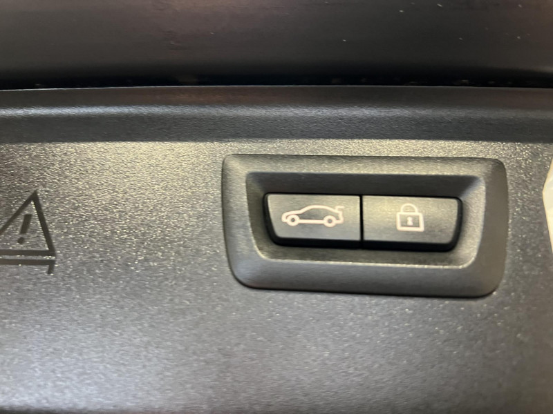 Photo 21 de l'offre de BMW SERIE 5 TOURING 520d 184 ch F11 LCI Modern BVA à 17990€ chez VL Auto