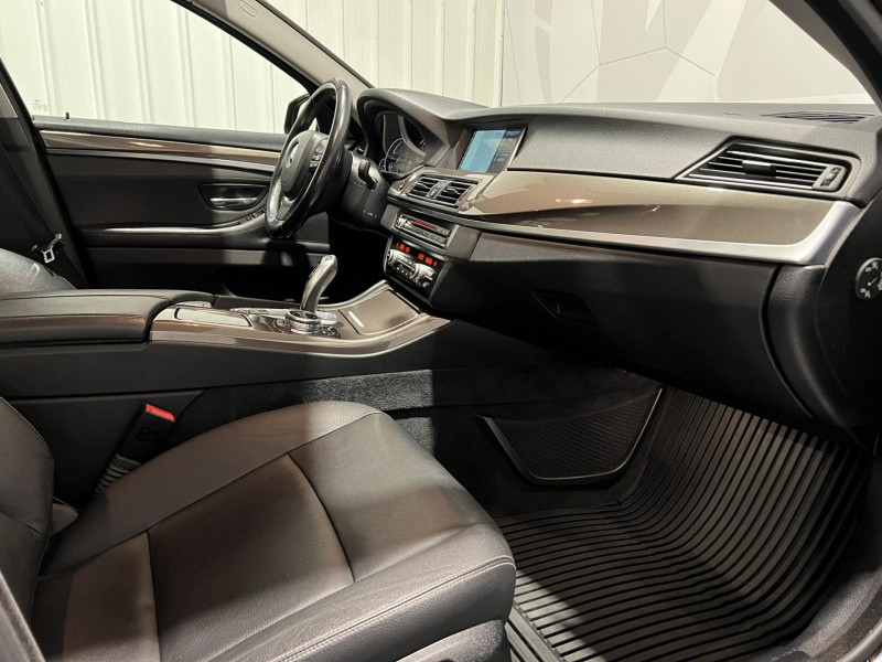 Photo 8 de l'offre de BMW SERIE 5 TOURING 520d 184 ch F11 LCI Modern BVA à 17990€ chez VL Auto