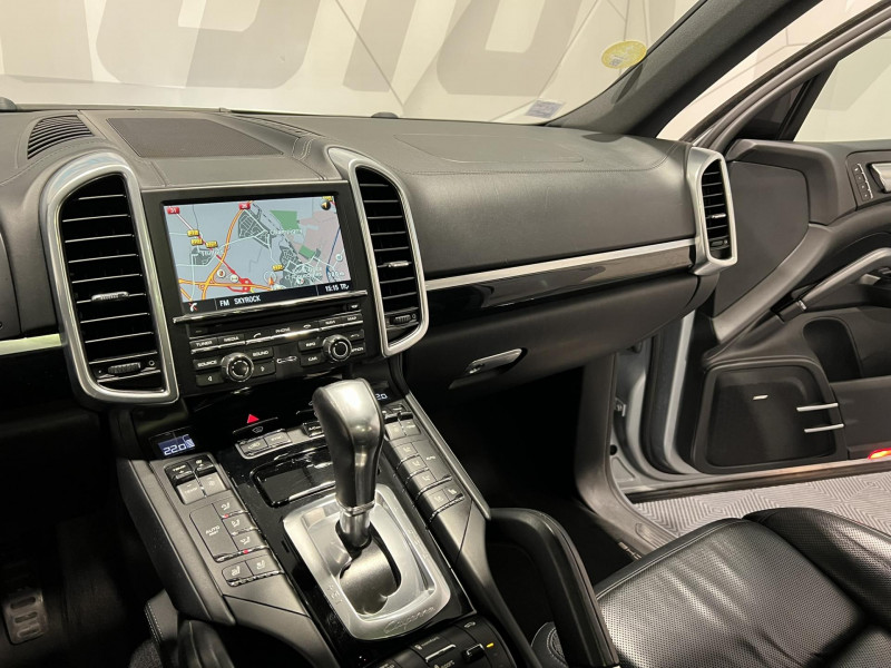 Photo 12 de l'offre de PORSCHE CAYENNE 3.0D V6 262 ch Tiptronic A à 36990€ chez VL Auto