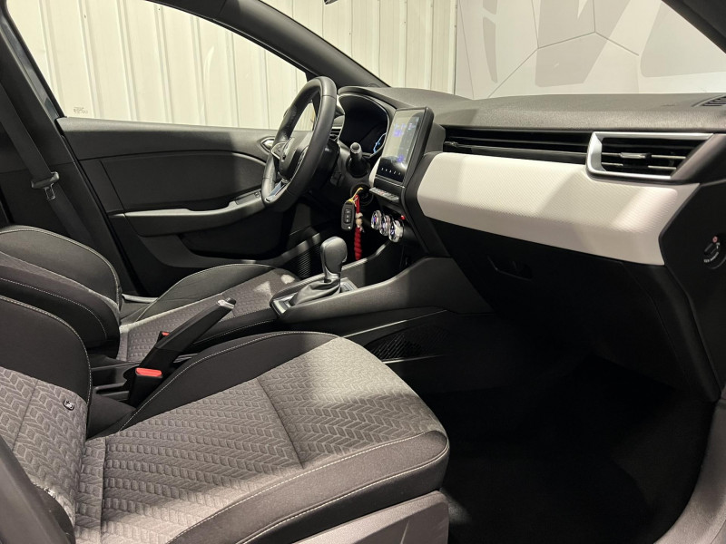 Photo 8 de l'offre de RENAULT CLIO  E-Tech 140 Limited à 13990€ chez VL Auto