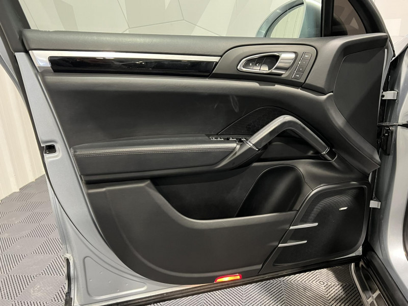 Photo 23 de l'offre de PORSCHE CAYENNE 3.0D V6 262 ch Tiptronic A à 36990€ chez VL Auto