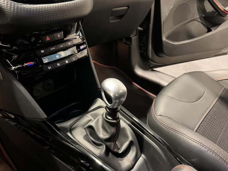 Photo 14 de l'offre de PEUGEOT 2008  BlueHDi 100ch BVM6 GT Line à 10990€ chez VL Auto