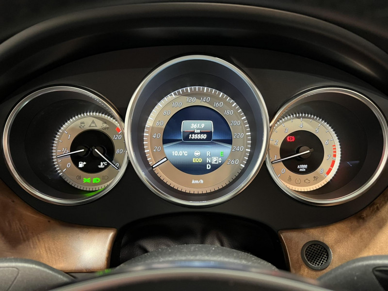 Photo 11 de l'offre de MERCEDES-BENZ CLASSE CLS 500 4Matic Fascination A à 30990€ chez VL Auto