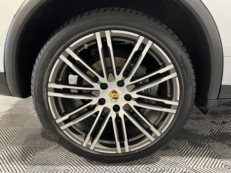 Photo 18 de l'offre de PORSCHE CAYENNE 3.0D V6 262 ch Tiptronic A à 36990€ chez VL Auto