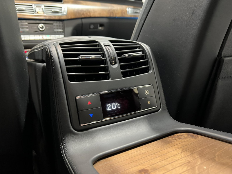 Photo 20 de l'offre de MERCEDES-BENZ CLASSE CLS 500 4Matic Fascination A à 30990€ chez VL Auto