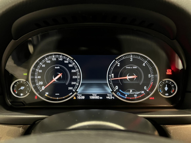 Photo 11 de l'offre de BMW SERIE 5 TOURING 520d 184 ch F11 LCI Modern BVA à 17990€ chez VL Auto