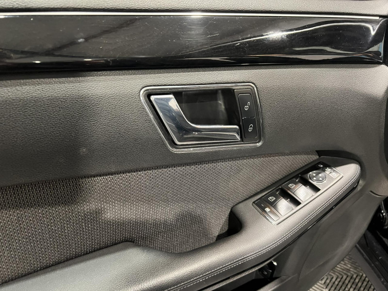 Photo 21 de l'offre de MERCEDES-BENZ CLASSE E 200 CDI BlueEfficiency Avantgarde Executive à 12490€ chez VL Auto