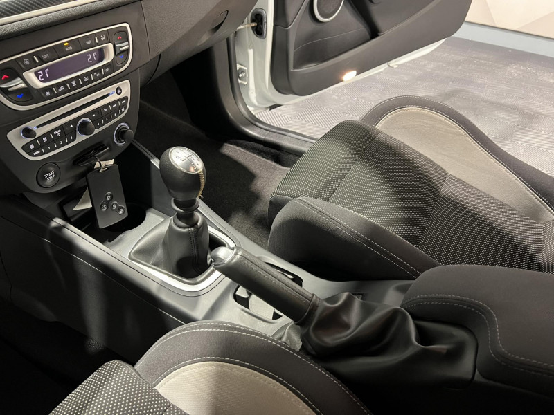 Photo 14 de l'offre de RENAULT MEGANE 2.0 16V 250 RS à 19990€ chez VL Auto