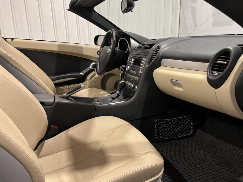 Photo 8 de l'offre de MERCEDES-BENZ SLK  350 à 17490€ chez VL Auto