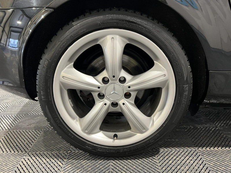 Photo 16 de l'offre de MERCEDES-BENZ SLK  350 à 17490€ chez VL Auto