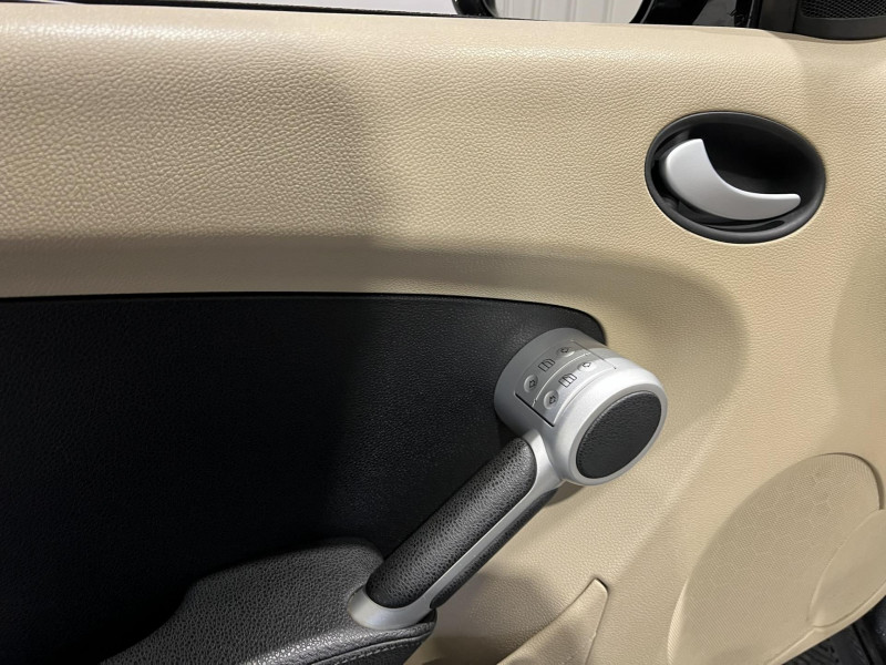 Photo 23 de l'offre de MERCEDES-BENZ SLK  350 à 17490€ chez VL Auto