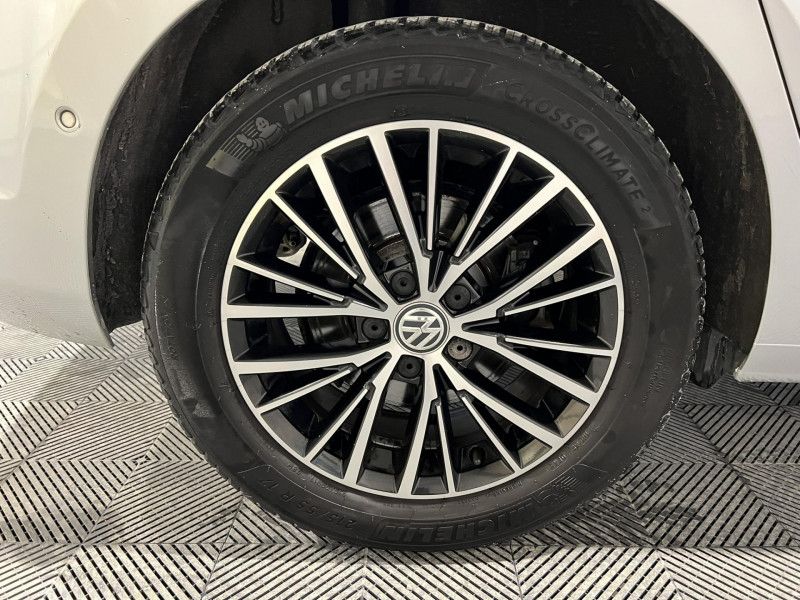 Photo 18 de l'offre de VOLKSWAGEN TOURAN 2.0 TDI 190 BMT DSG6 7pl Carat à 15990€ chez VL Auto