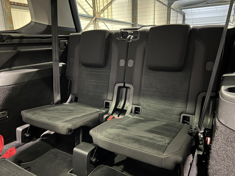 Photo 16 de l'offre de VOLKSWAGEN TOURAN 2.0 TDI 190 BMT DSG6 7pl Carat à 15990€ chez VL Auto