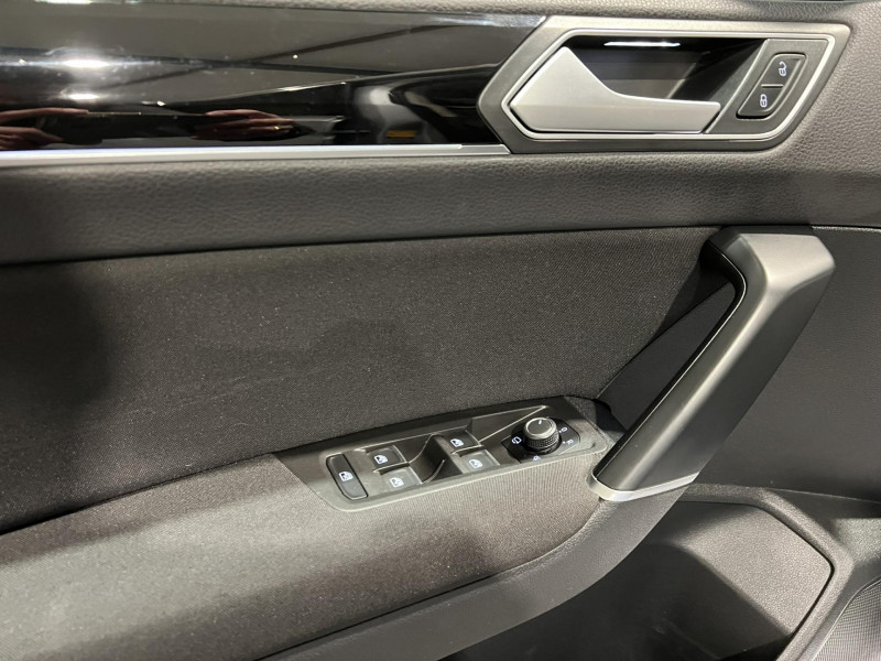Photo 22 de l'offre de VOLKSWAGEN TOURAN 2.0 TDI 190 BMT DSG6 7pl Carat à 15990€ chez VL Auto