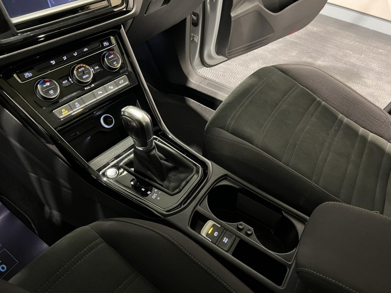 Photo 13 de l'offre de VOLKSWAGEN TOURAN 2.0 TDI 190 BMT DSG6 7pl Carat à 15990€ chez VL Auto