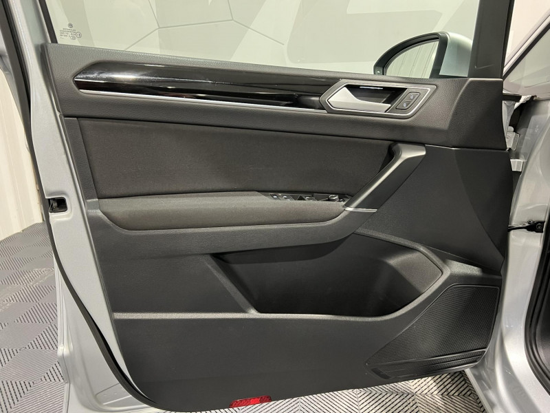 Photo 21 de l'offre de VOLKSWAGEN TOURAN 2.0 TDI 190 BMT DSG6 7pl Carat à 15990€ chez VL Auto