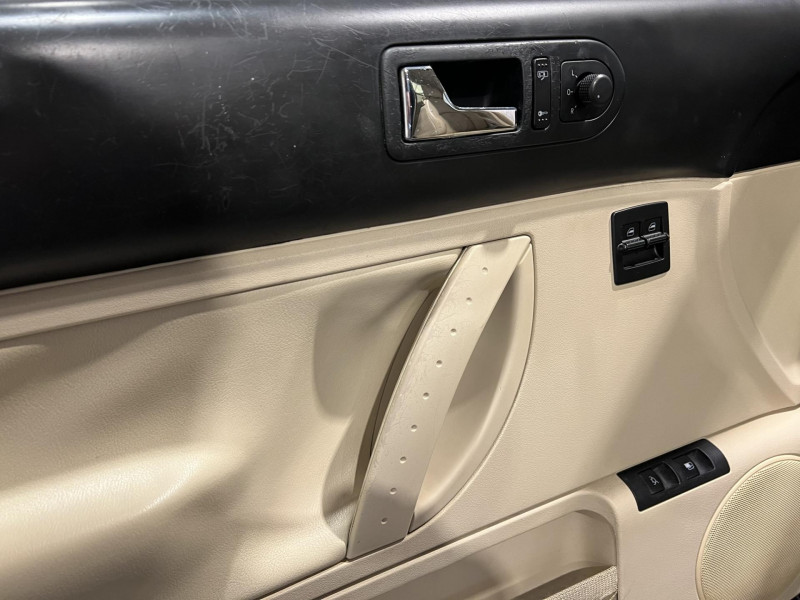 Photo 21 de l'offre de VOLKSWAGEN NEW BEETLE 1.6i à 8490€ chez VL Auto