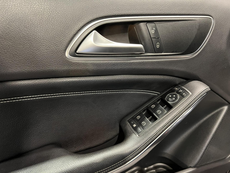 Photo 22 de l'offre de MERCEDES-BENZ CLASSE A 180 BlueEFFICIENCY Inspiration à 12990€ chez VL Auto