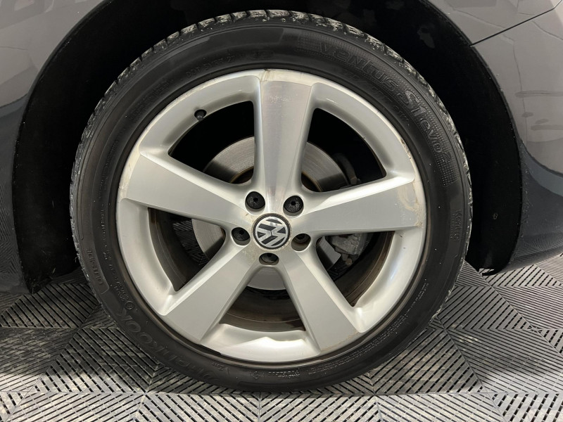 Photo 16 de l'offre de VOLKSWAGEN NEW BEETLE 1.6i à 8490€ chez VL Auto