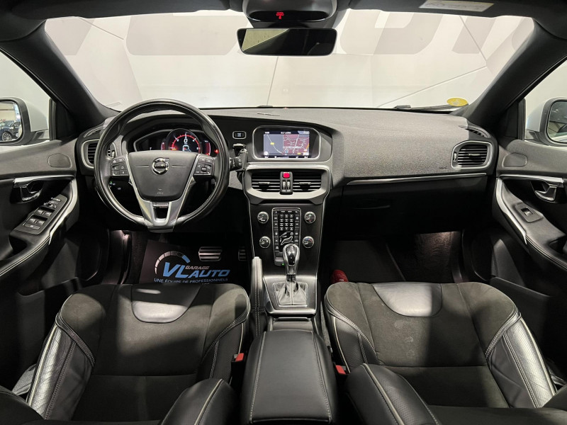Photo 7 de l'offre de VOLVO V40  D2 120 Geartronic 6 R-Design à 14990€ chez VL Auto