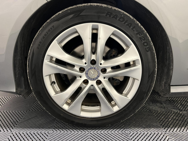 Photo 20 de l'offre de MERCEDES-BENZ CLASSE E 200 CDI BlueEfficiency Avantgarde Executive à 13490€ chez VL Auto