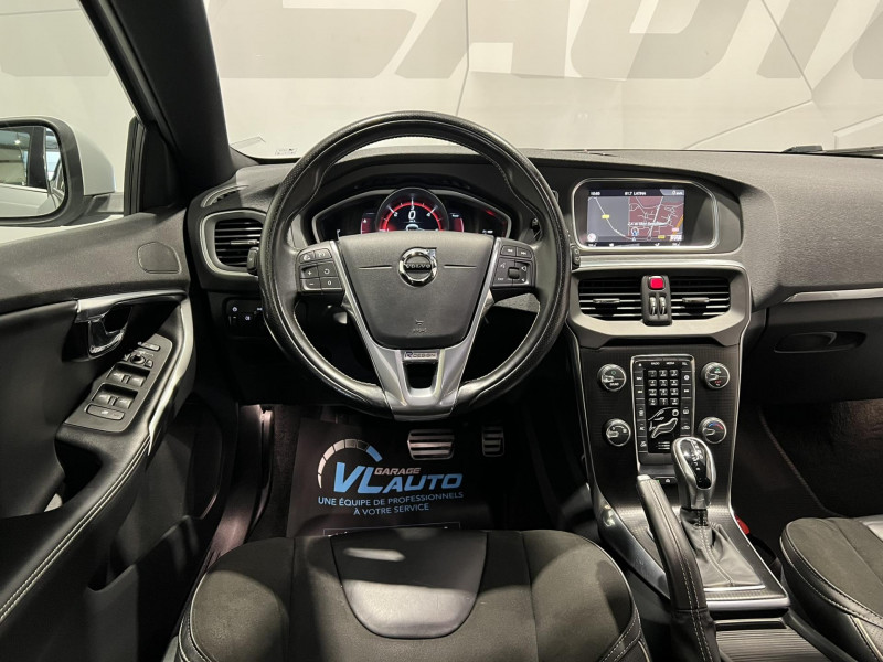Photo 23 de l'offre de VOLVO V40  D2 120 Geartronic 6 R-Design à 14990€ chez VL Auto