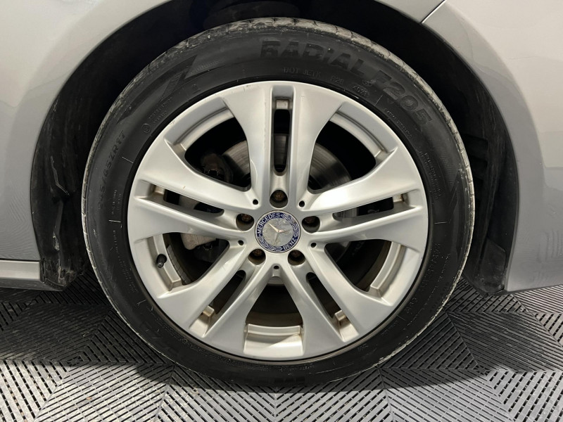 Photo 17 de l'offre de MERCEDES-BENZ CLASSE E 200 CDI BlueEfficiency Avantgarde Executive à 13490€ chez VL Auto