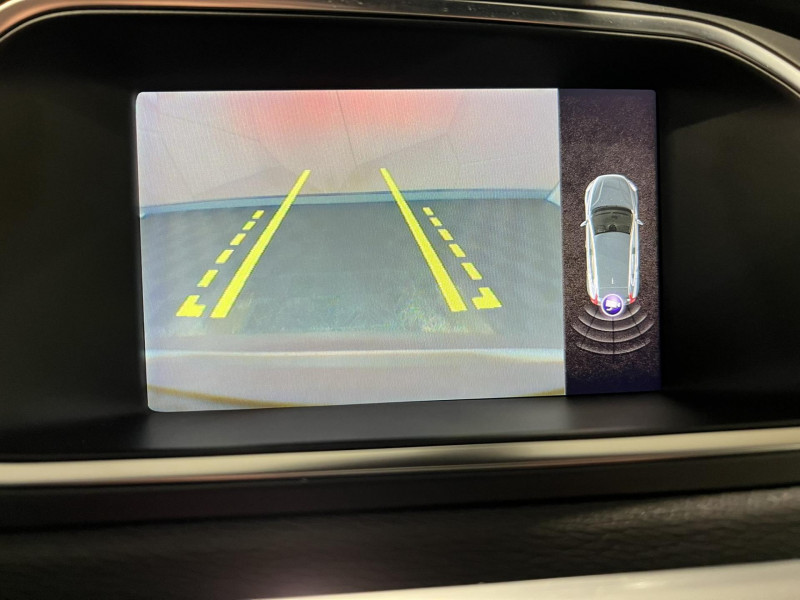 Photo 16 de l'offre de VOLVO V40  D2 120 Geartronic 6 R-Design à 14990€ chez VL Auto