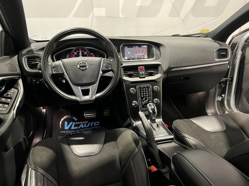 Photo 15 de l'offre de VOLVO V40  D2 120 Geartronic 6 R-Design à 14990€ chez VL Auto