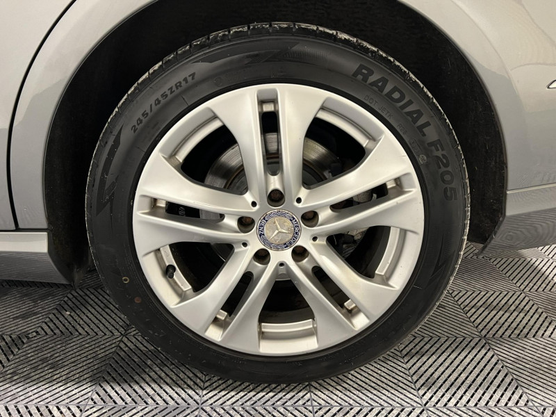 Photo 19 de l'offre de MERCEDES-BENZ CLASSE E 200 CDI BlueEfficiency Avantgarde Executive à 13490€ chez VL Auto