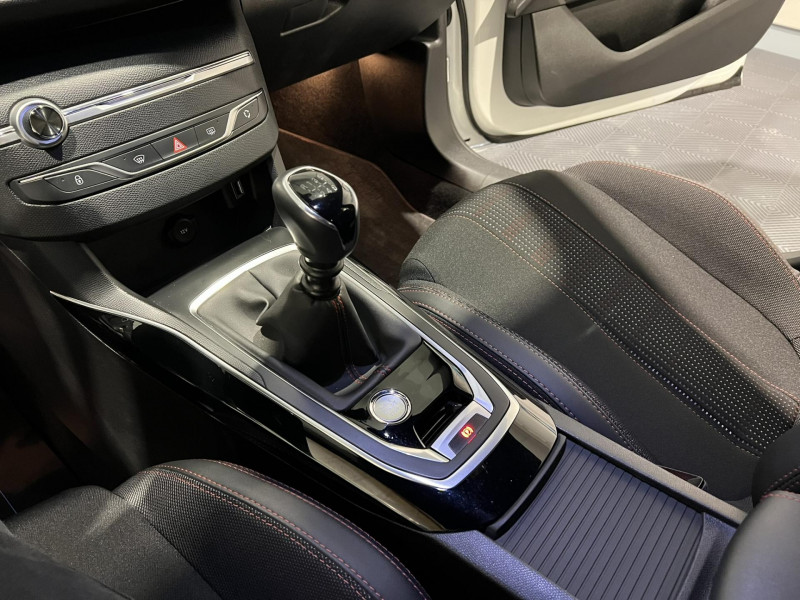 Photo 14 de l'offre de PEUGEOT 308  BlueHDi 130ch S&S BVM6 GT Line à 16490€ chez VL Auto