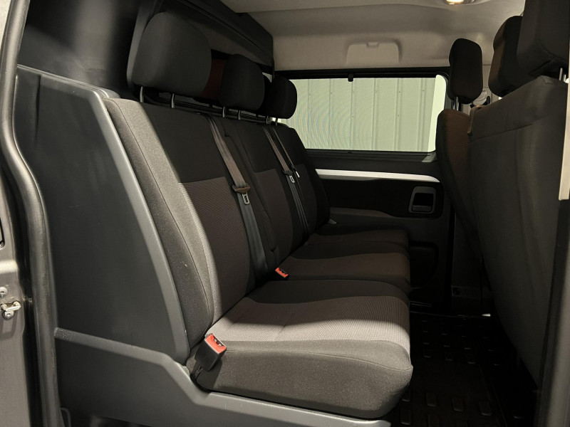 Photo 9 de l'offre de PEUGEOT EXPERT LONG BLUEHDI 180 S&S EAT8 FIXE ASPHALT à 21990€ chez VL Auto