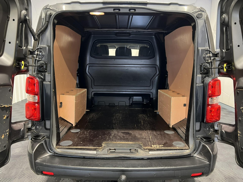 Photo 10 de l'offre de PEUGEOT EXPERT LONG BLUEHDI 180 S&S EAT8 FIXE ASPHALT à 21990€ chez VL Auto