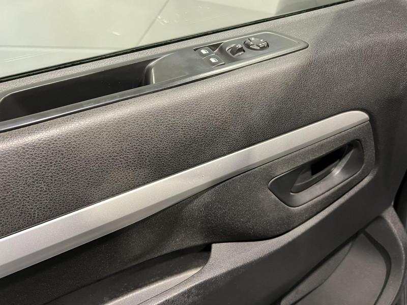 Photo 21 de l'offre de PEUGEOT EXPERT LONG BLUEHDI 180 S&S EAT8 FIXE ASPHALT à 21990€ chez VL Auto