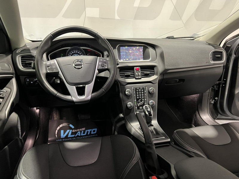 Photo 14 de l'offre de VOLVO V40 D2 AdBlue 120 ch Geartronic 6 Momentum à 16490€ chez VL Auto