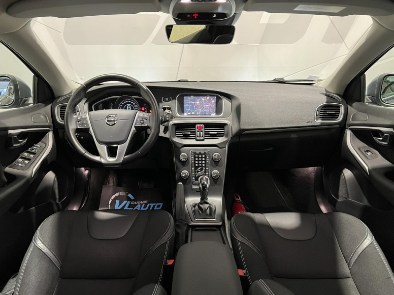 Photo 7 de l'offre de VOLVO V40 D2 AdBlue 120 ch Geartronic 6 Momentum à 16490€ chez VL Auto