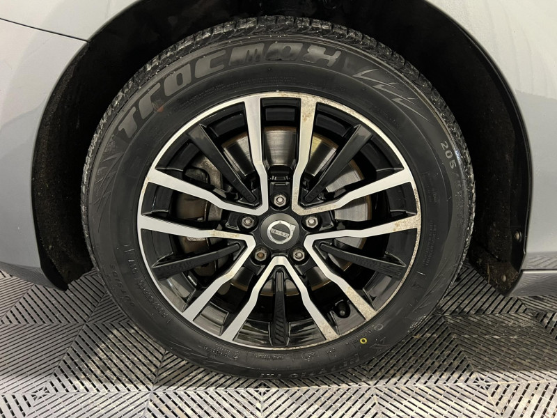 Photo 19 de l'offre de VOLVO V40 D2 AdBlue 120 ch Geartronic 6 Momentum à 16490€ chez VL Auto