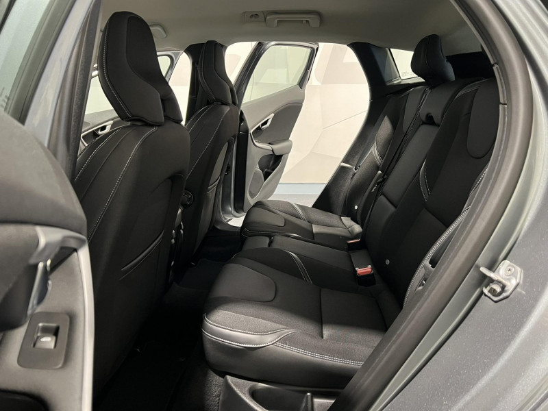 Photo 9 de l'offre de VOLVO V40 D2 AdBlue 120 ch Geartronic 6 Momentum à 16490€ chez VL Auto