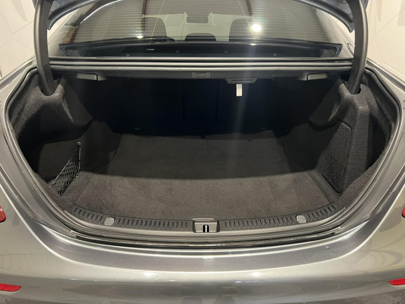 Photo 10 de l'offre de MERCEDES-BENZ CLASSE E  300 d 9G-Tronic AMG LINE à 26990€ chez VL Auto