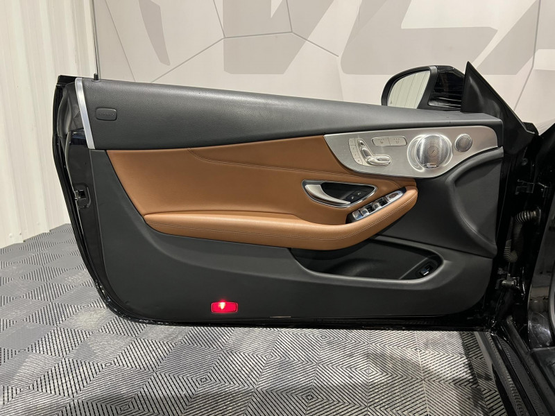 Photo 18 de l'offre de MERCEDES-BENZ CLASSE C CABRIOLET Cabriolet 400 9G-Tronic 4Matic Sportline à 35990€ chez VL Auto