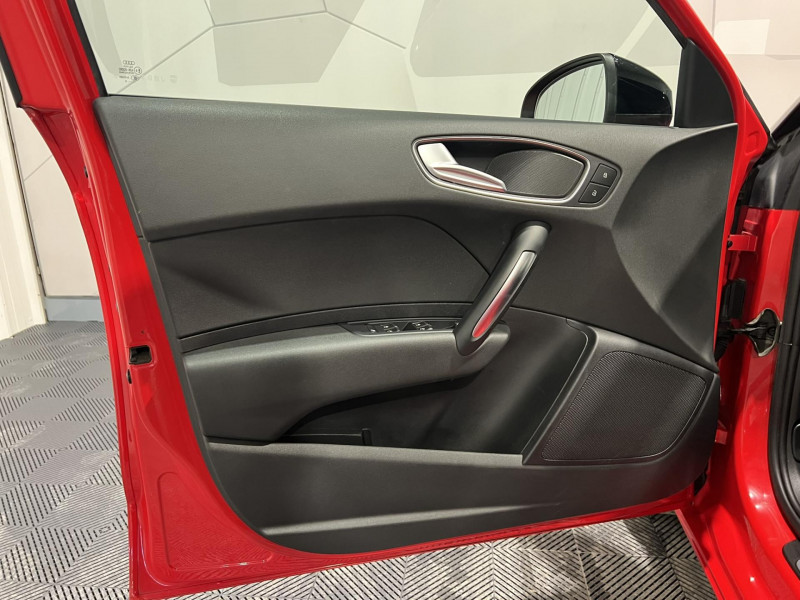 Photo 17 de l'offre de AUDI A1 SPORTBACK 1.4 TDI ultra 90 S tronic 7 Midnight Series à 15490€ chez VL Auto