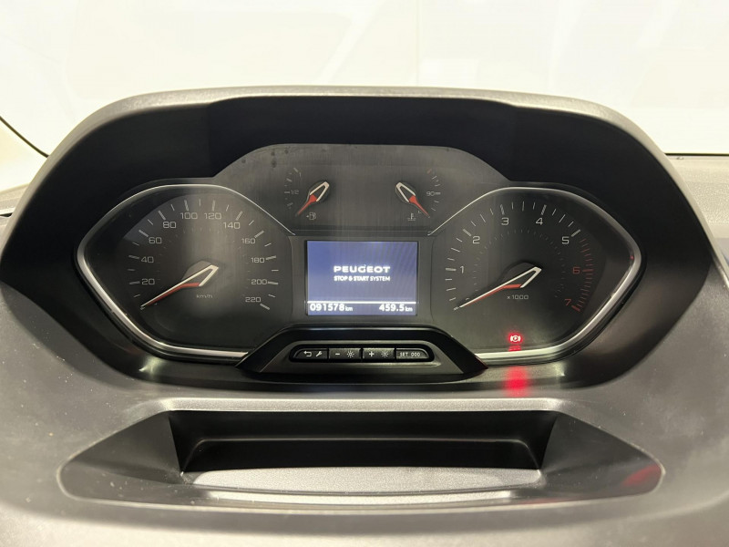 Photo 15 de l'offre de PEUGEOT RIFTER Standard BlueHDi 130 S&S EAT8 Allure à 18490€ chez VL Auto