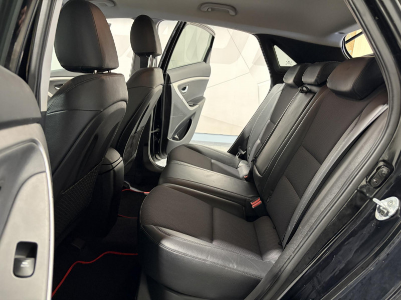 Photo 8 de l'offre de HYUNDAI i30  1.6 CRDi 110 BV DCT-7 Blue Drive Executive à 9490€ chez VL Auto