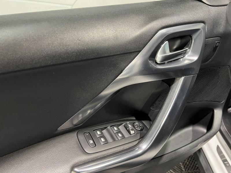 Photo 24 de l'offre de PEUGEOT 2008  1.6 VTi 120ch BVA4 Allure A à 12490€ chez VL Auto
