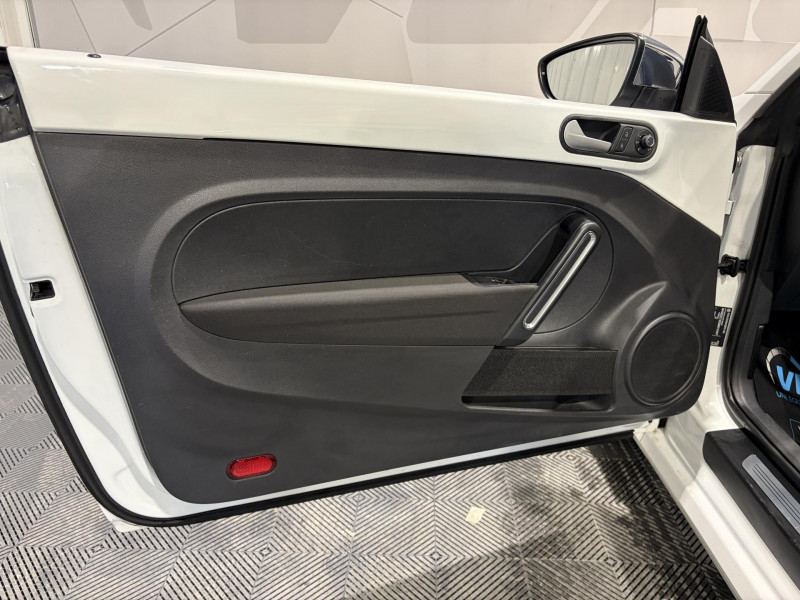 Photo 19 de l'offre de VOLKSWAGEN COCCINELLE CABRIOLET 1.2 TSI 105 BMT Vintage à 15490€ chez VL Auto